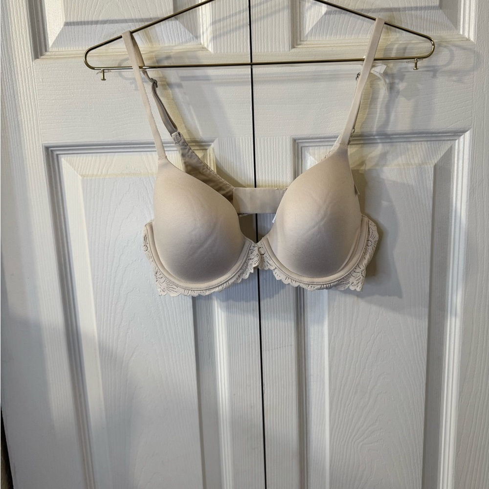 Aerie Cream Lace Trim Bra